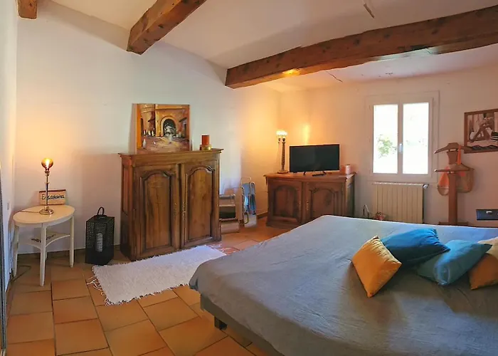 Maison De Caractere Situee Au Coeur Des Domaines Viticoles De Bandol